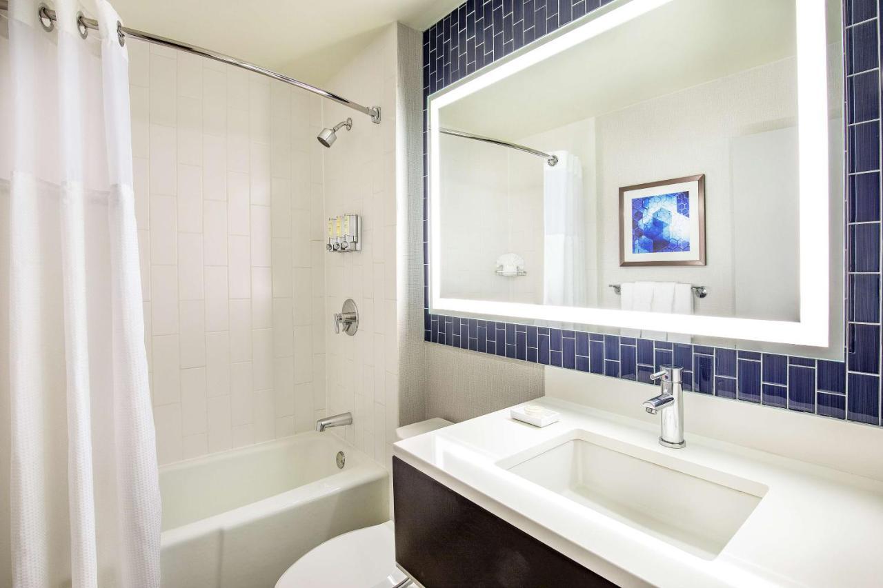 Kingsize-Bett – Stadtblick