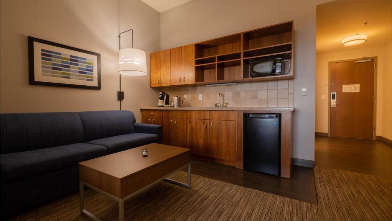 Queen Suite with Two Queen Beds and Sofa Bed