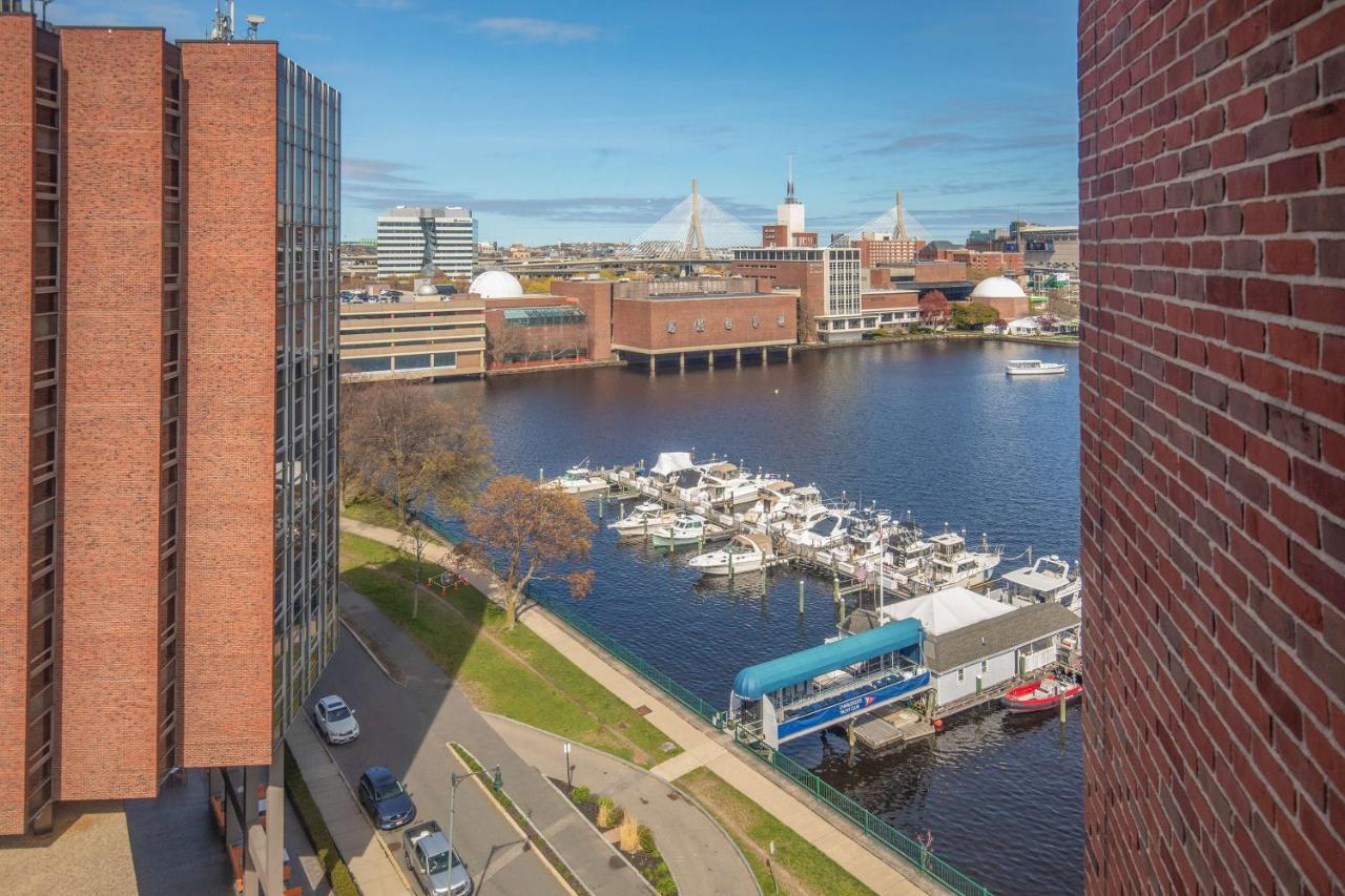 King - River View - Hearing Accessible - East Tower