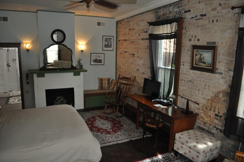King Suite with Spa Bath