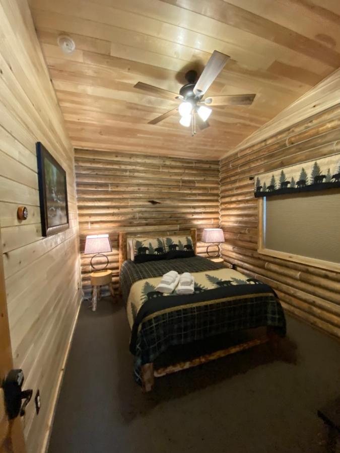 Queen Room with Shared Bathroom