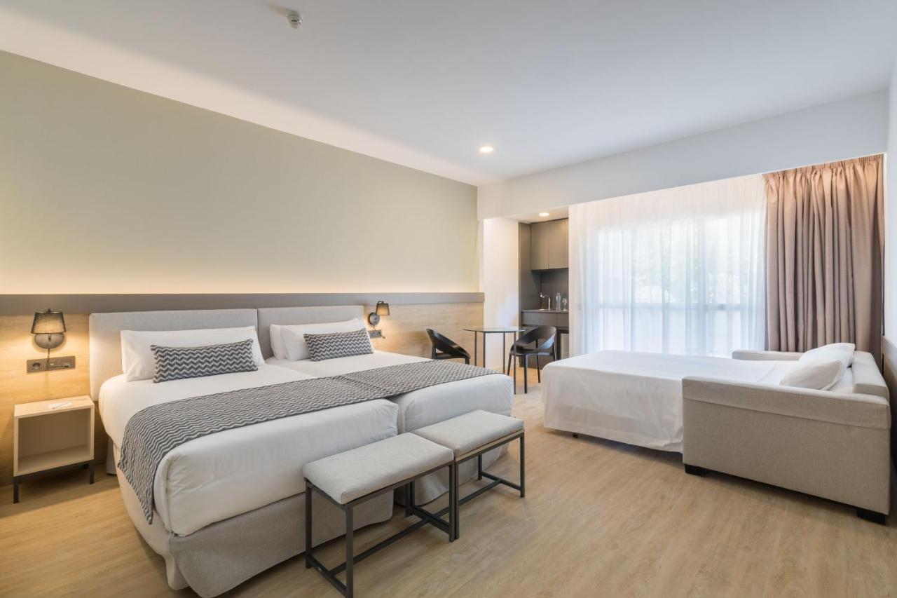 Quarto Triplo Superior (2 Adultos + 1 Criança)