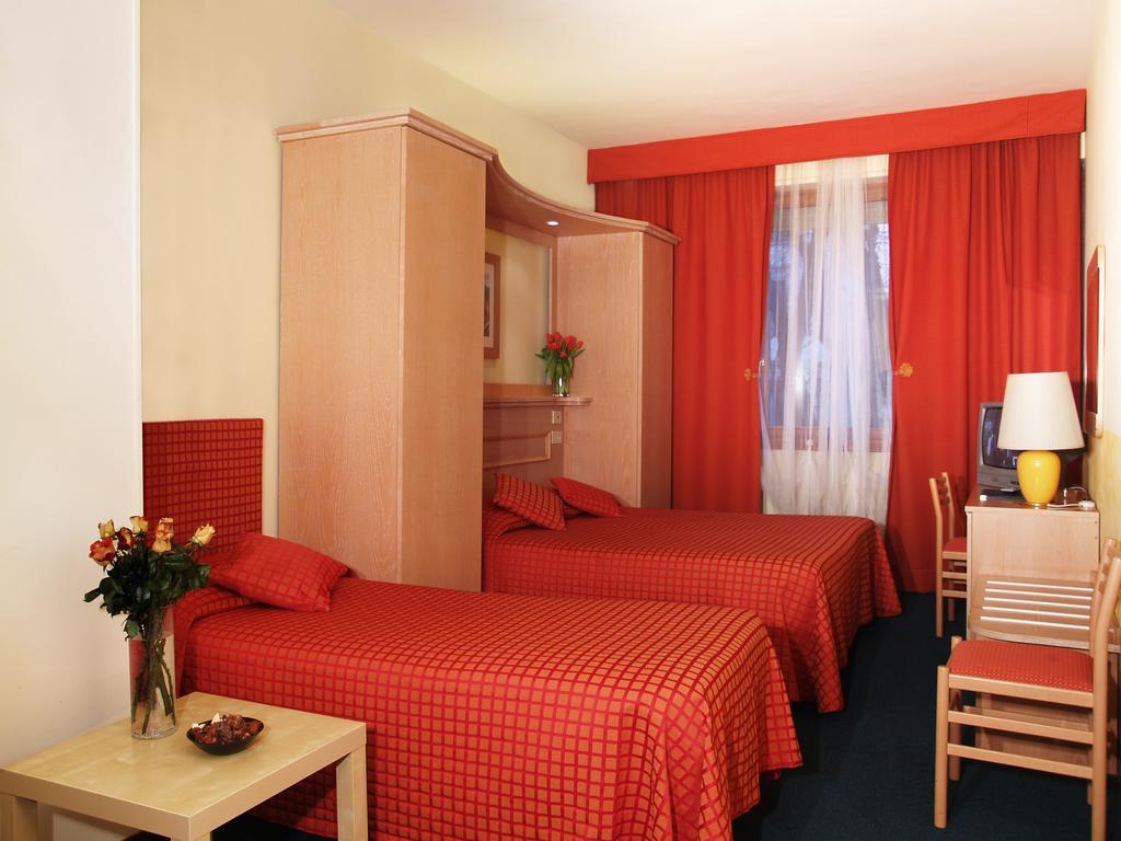 Quarto Triplo Standard