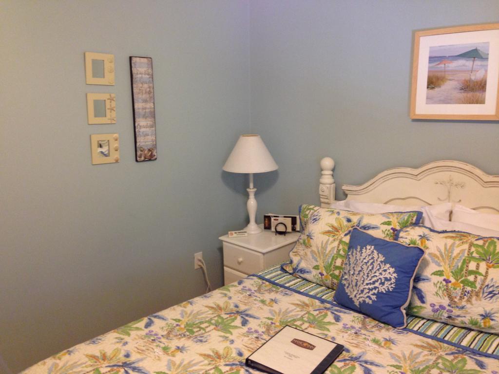 Allamanda Room
