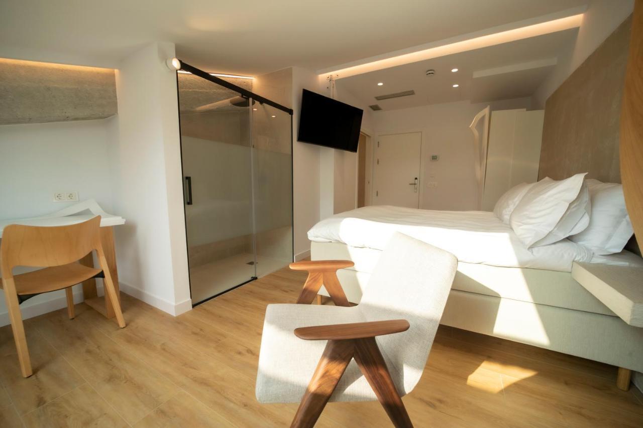 Deluxe Double Room with Sea View,1255113379:JPEG