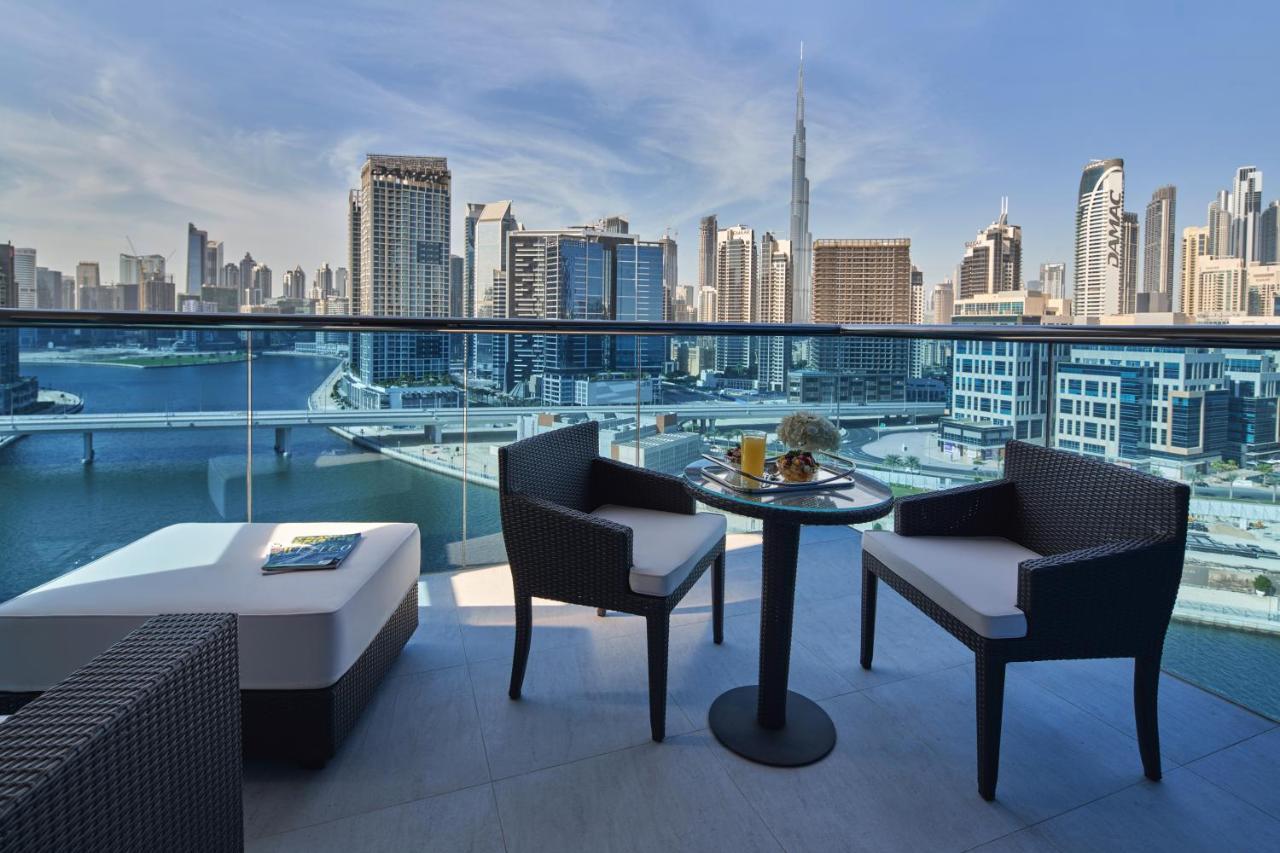 VIP Zimmer mit Kingsize-Bett, Balkon und Blick auf Burj Khalifa