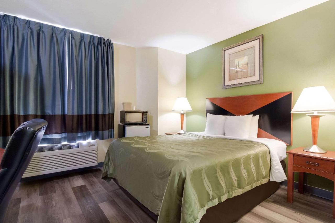1 Double Bed Room