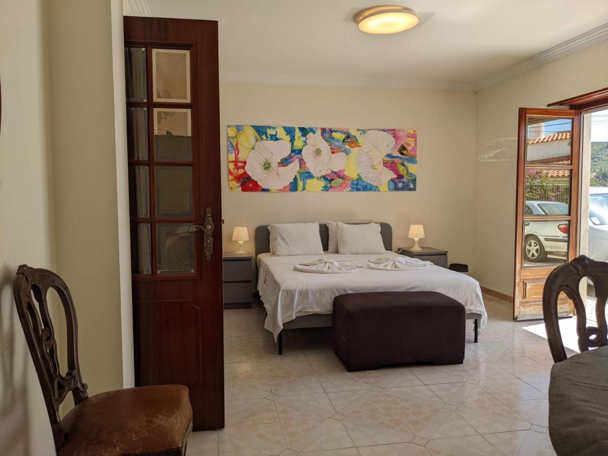 Quarto Duplo com Casa de Banho Privada Externa