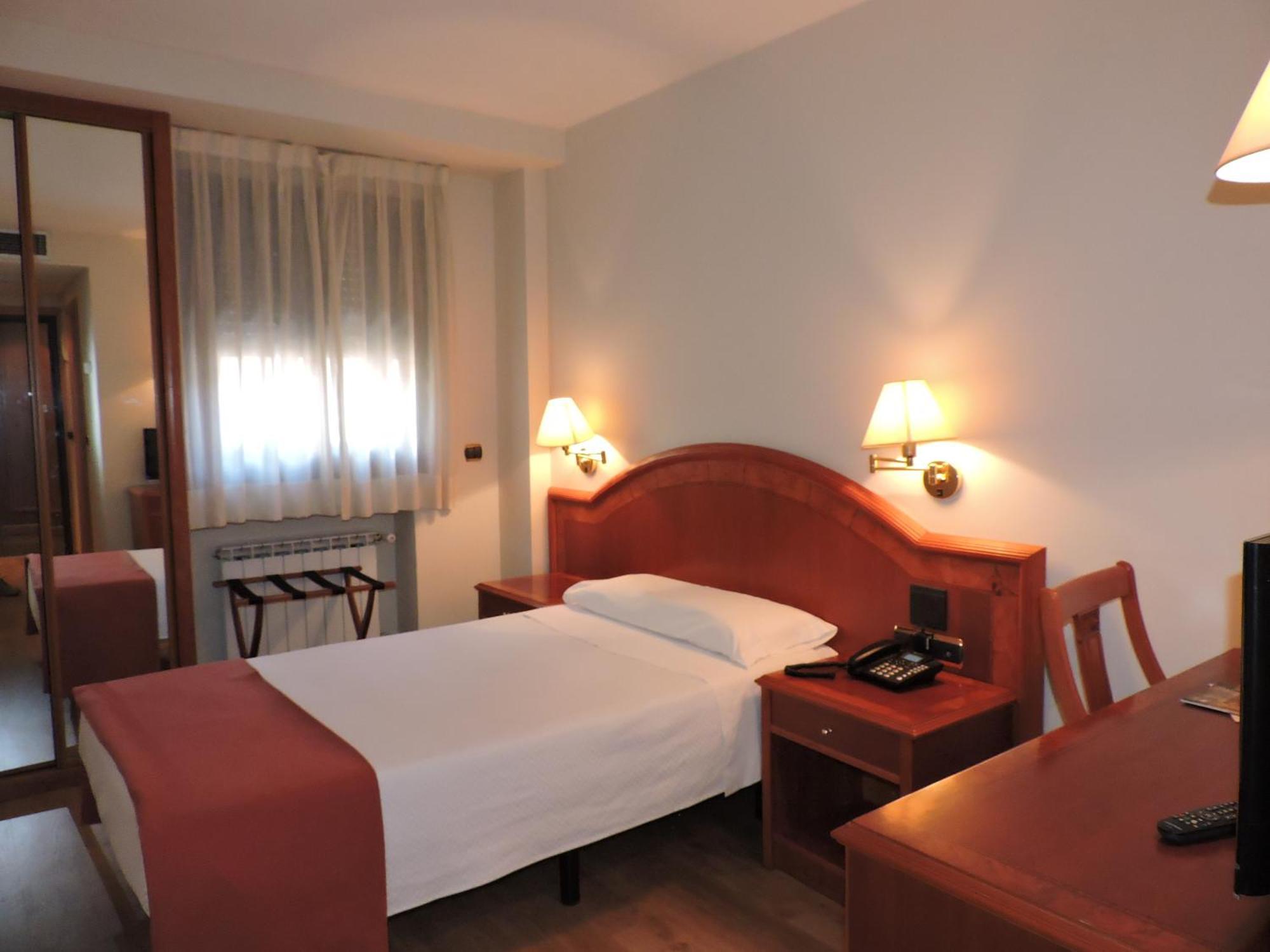 Single Room,1498835404:JPEG