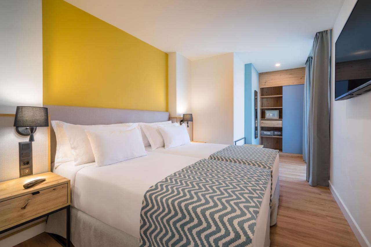 Suite Júnior Deluxe (2 Adultos + 1 Criança)