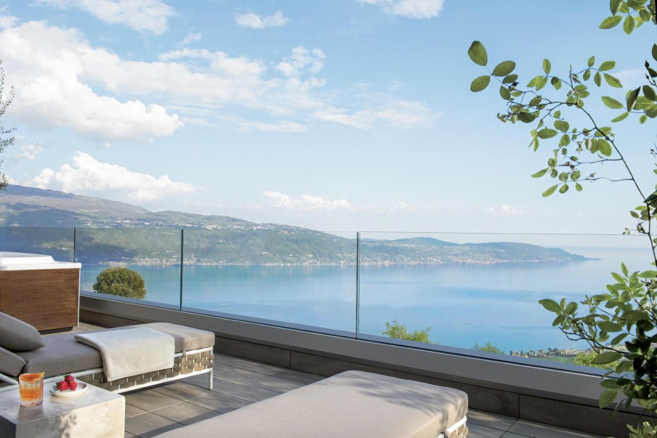 Suite Luxury con Vasca Idromassaggio e Vista Lago