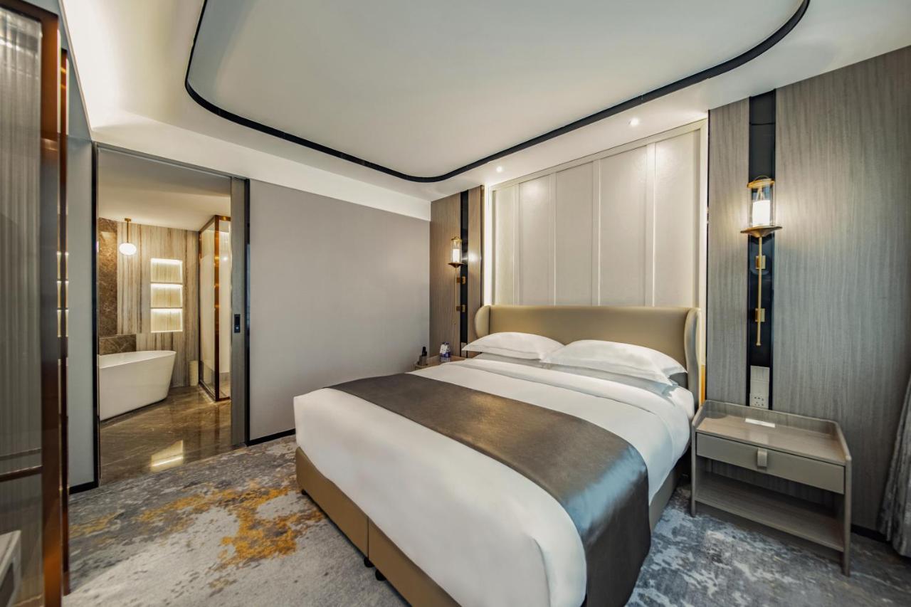 Family Suite(30% discount in Chinese Restaurant except drinks and sea food),1263678550:JPEG