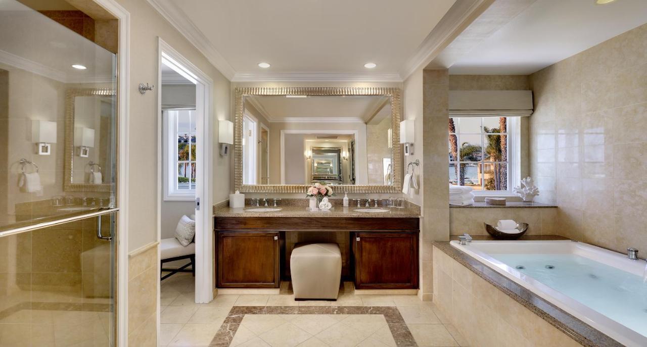 Bay View with King Bed
