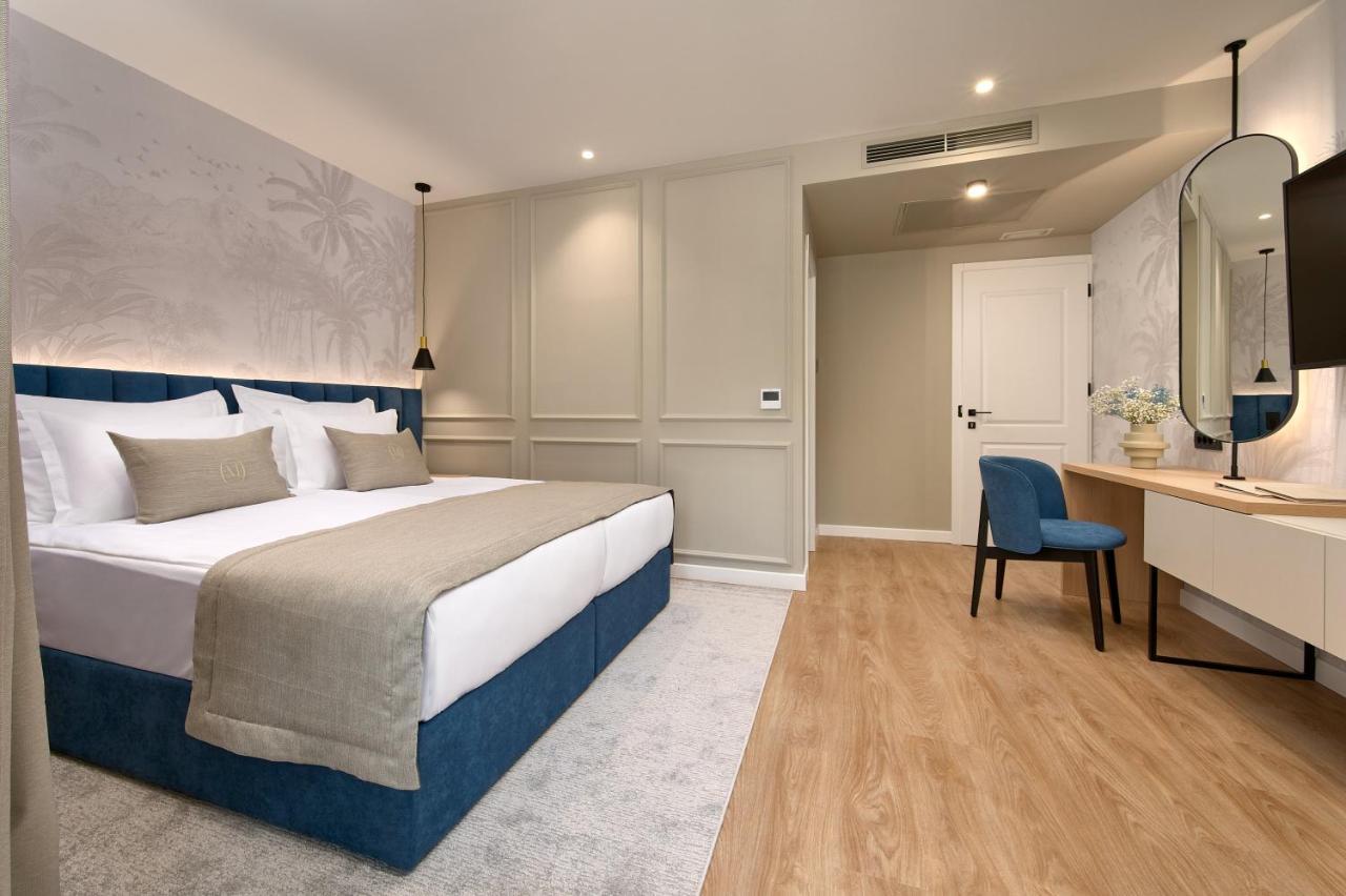 Premium Doppel- oder Zweibettzimmer mit Balkon und Parkblick
