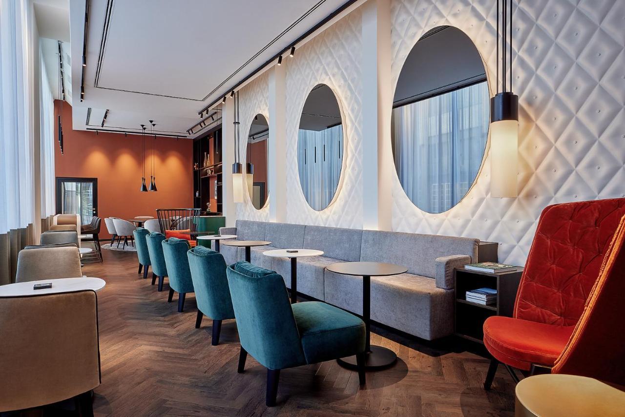 Camera King - Accesso Club Lounge