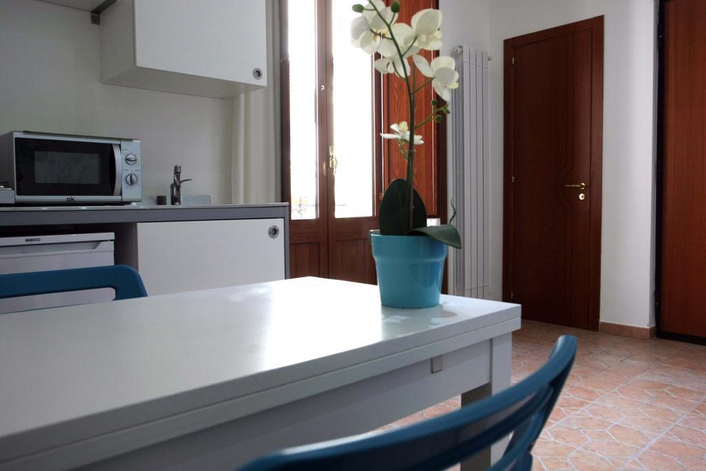 Doppel-/Zweibettzimmer mit Balkon