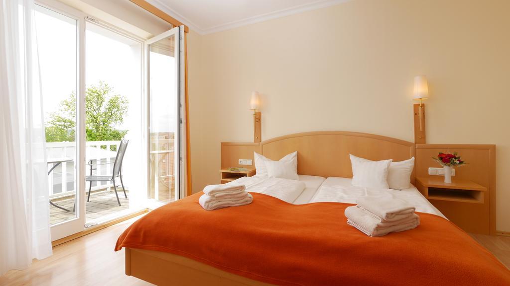 Double Room Balcony Facing the Sea,683765103:JPEG