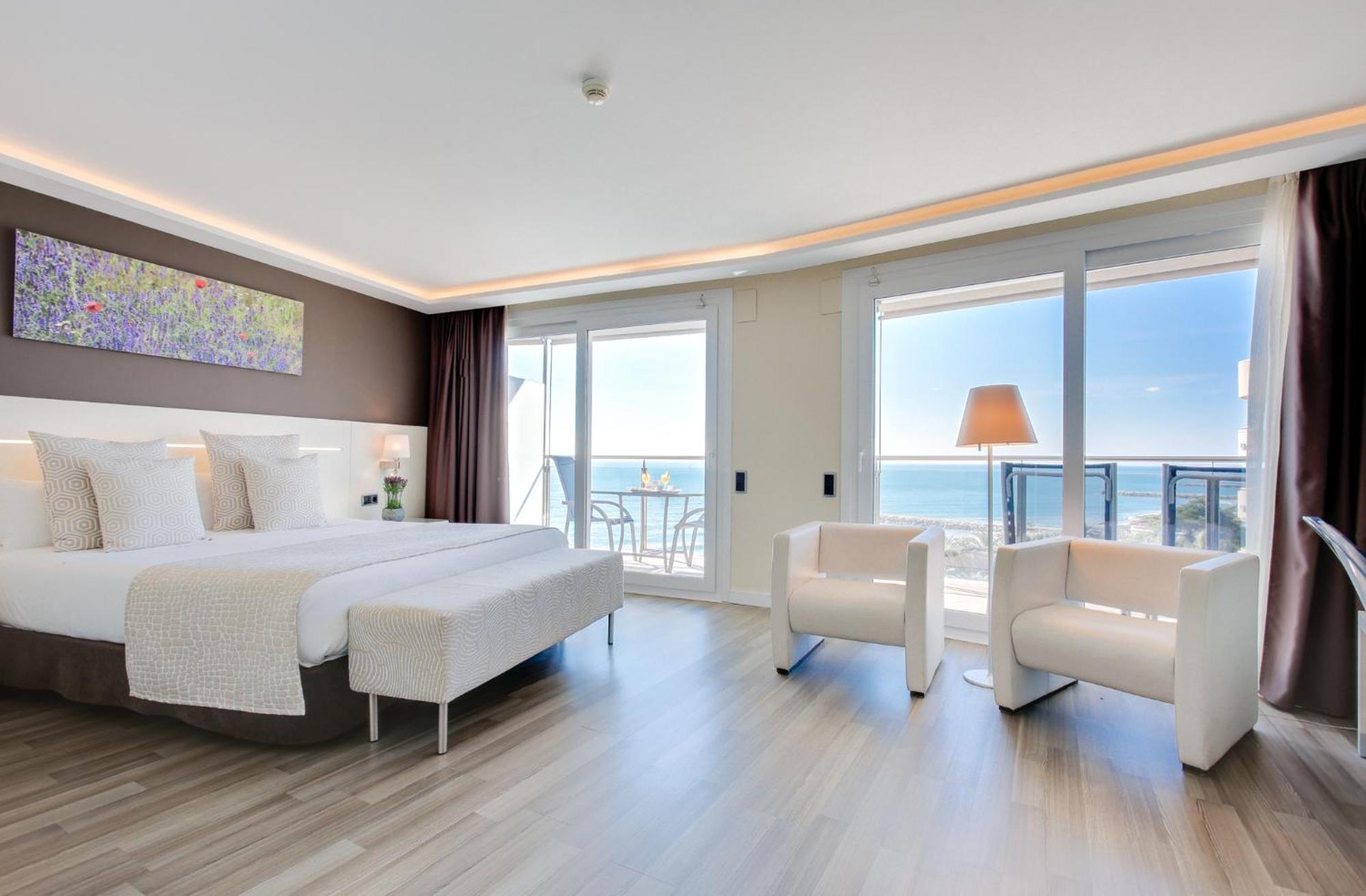 Junior Suite Side Sea View (2 Adults),1498628530:JPEG