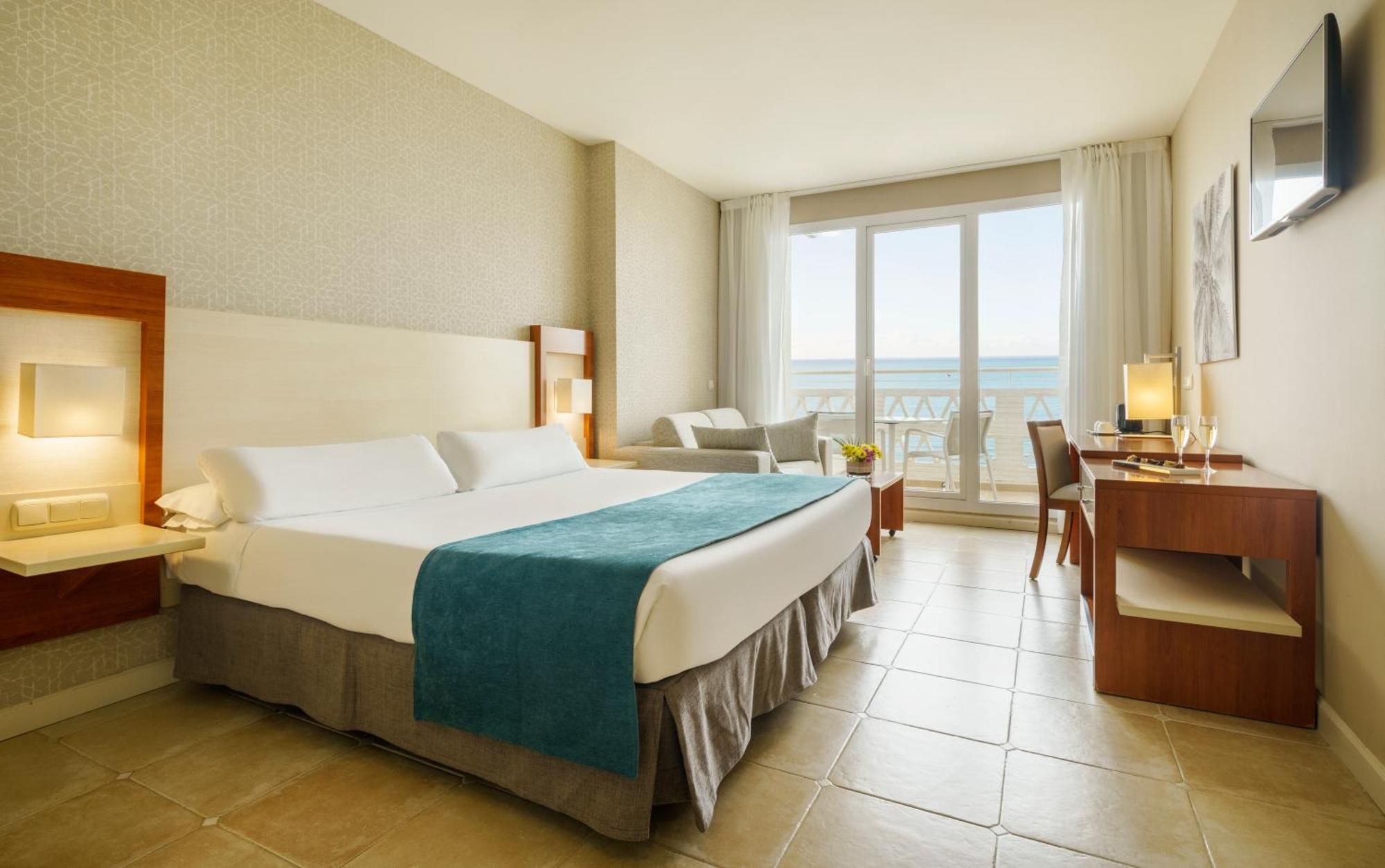 Double or Twin Room with Sea View