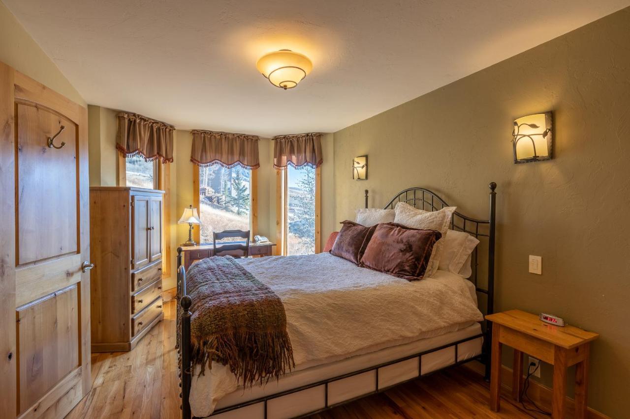 Queen Suite