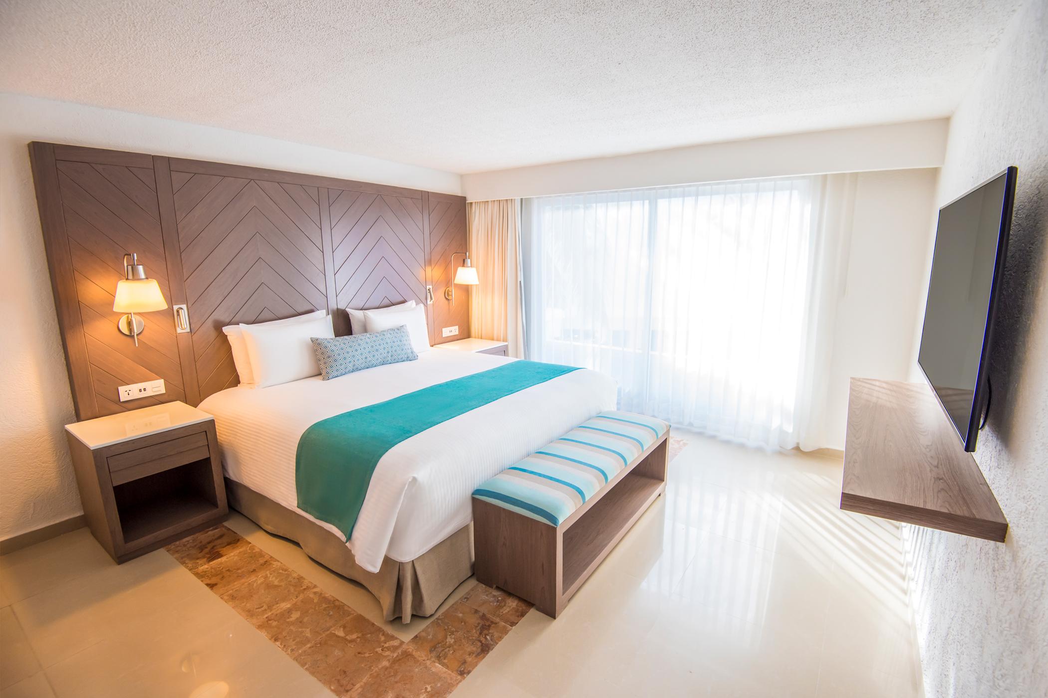 Standard 1 King Bed