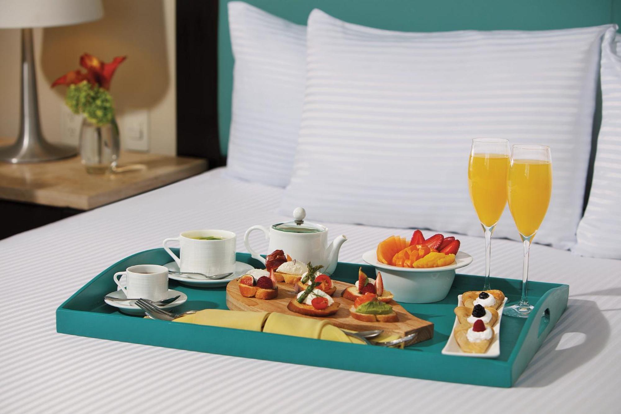 Suite Júnior com Vista Tropical e 2 Camas de Casal