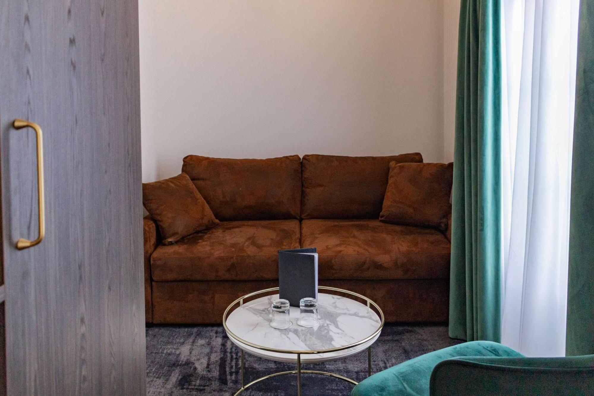 Chambre Lit King-Size avec Canapé-Lit