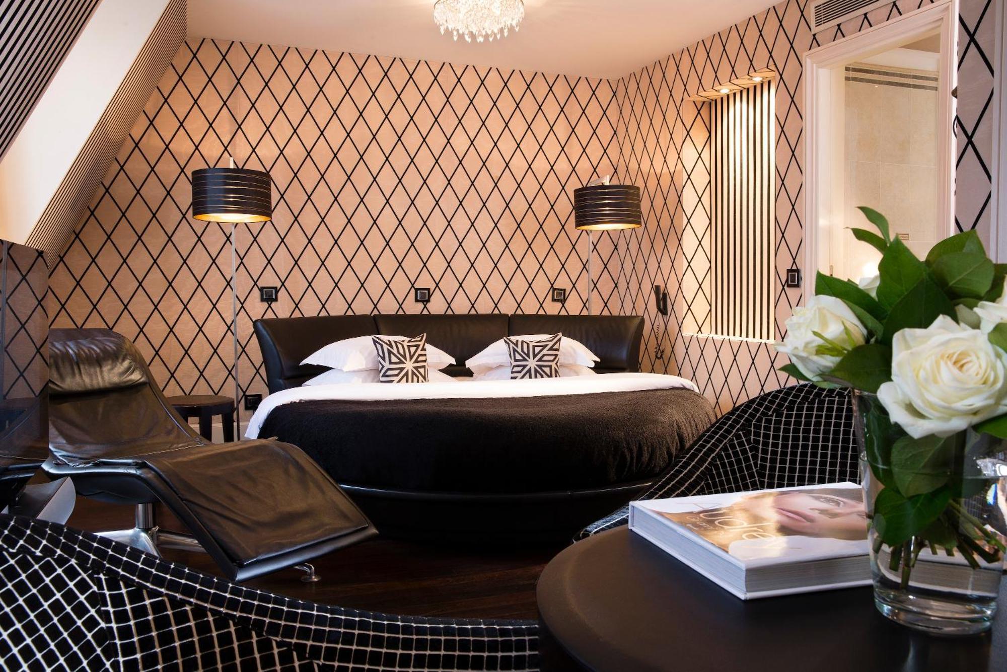 Junior Suite mit Aussicht auf den Eiffelturm
