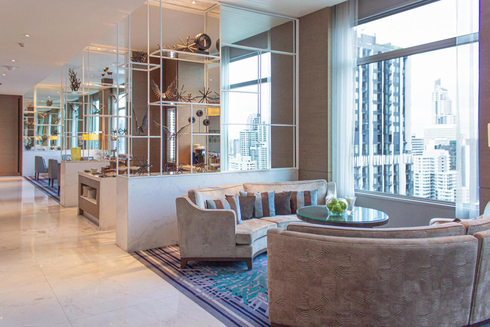One-Bedroom Suite with Lounge Access