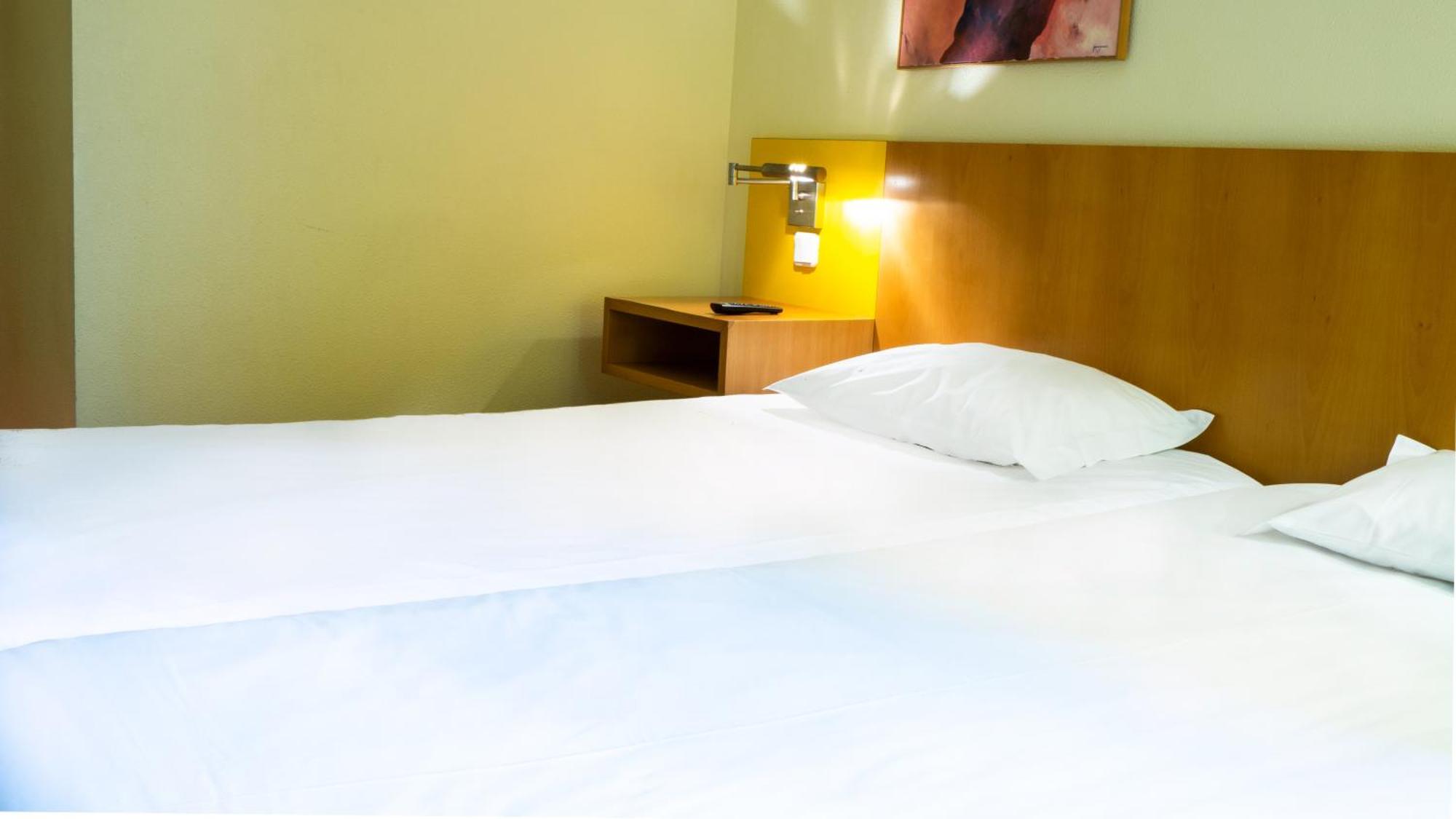 Standard Twin Room,1274334529:JPEG