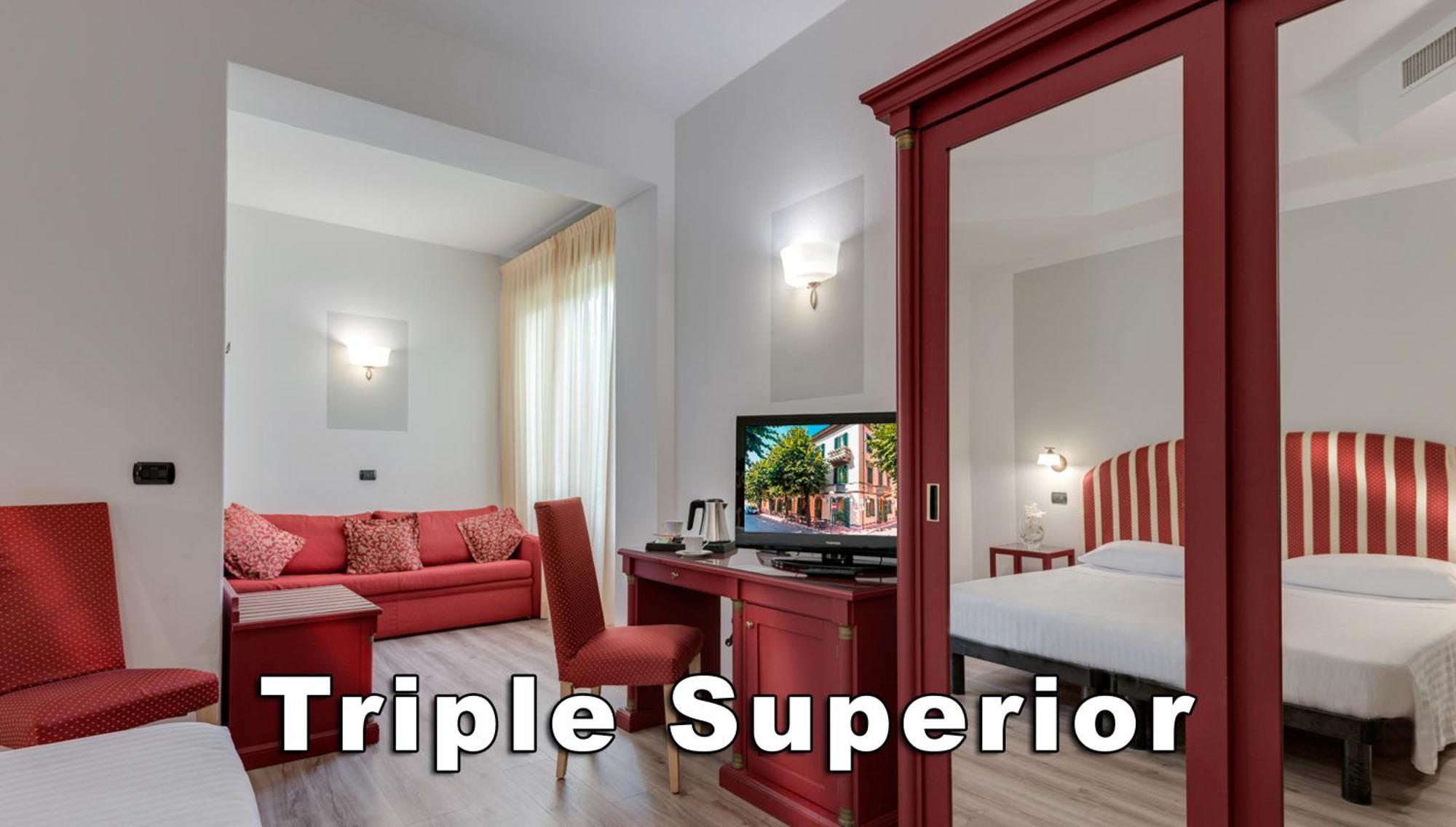 Camera Tripla Superior