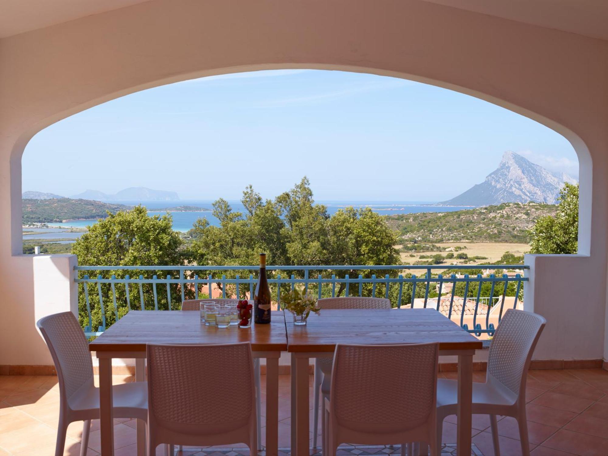 Appartamento con 2 Camere da Letto e Vista Mare