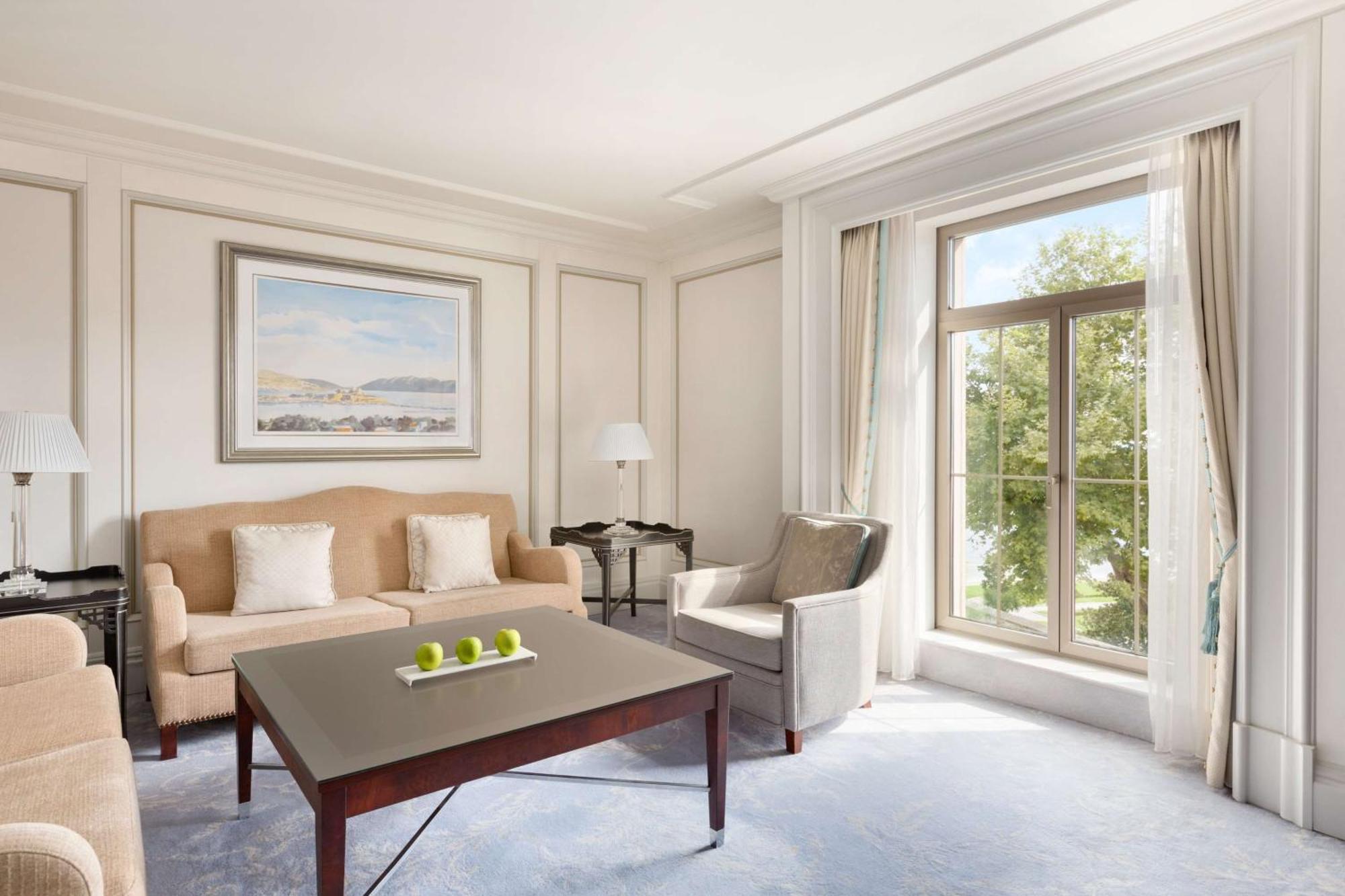 Executive Suite with exclusive Horizon privileges