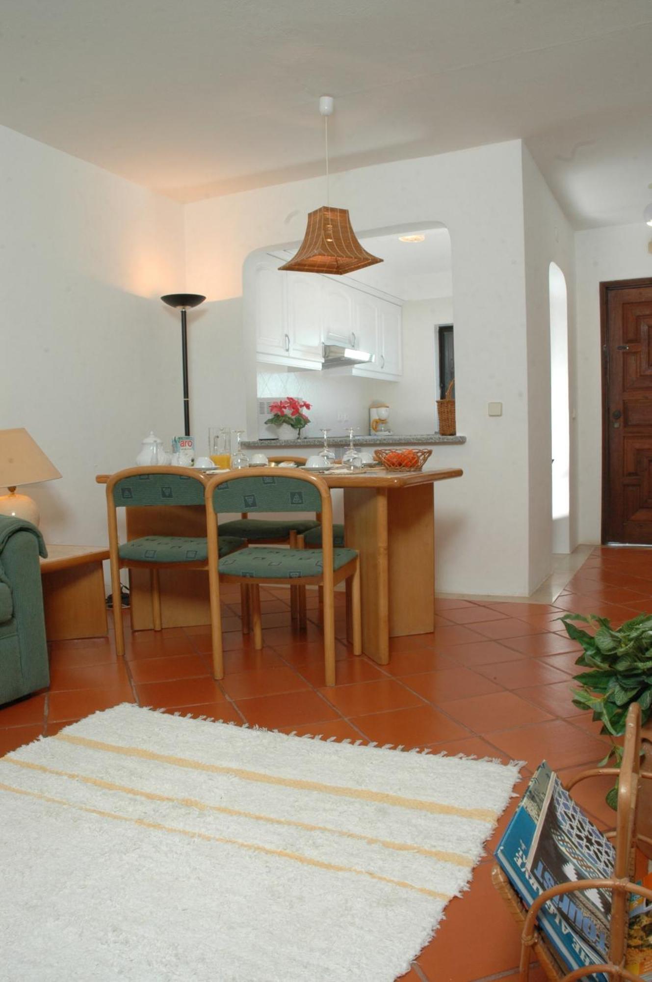 Standard One-Bedroom Apartment,1516434811:JPEG