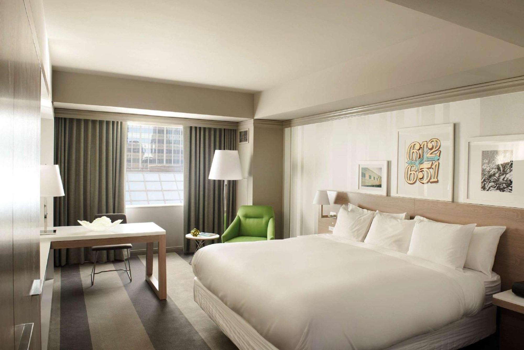 Deluxe King Room