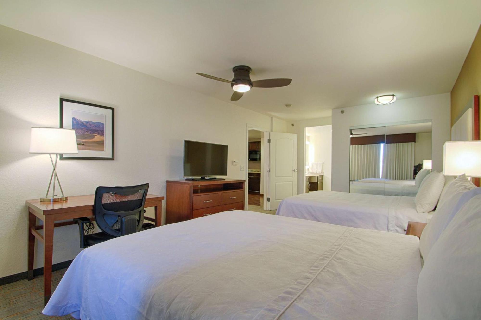 One-Bedroom Queen Suite with Two Queen Beds - Non-Smoking