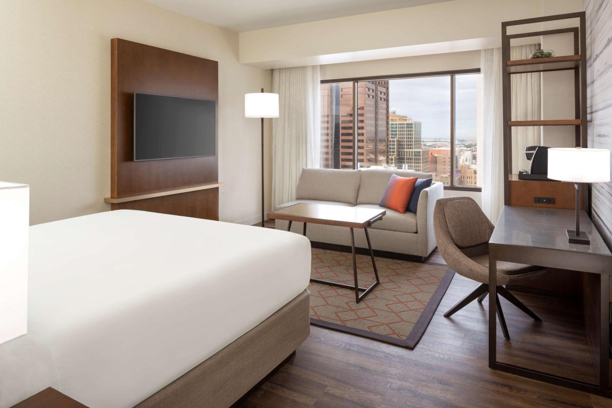 King Room with Accessible Shower - Disability Access