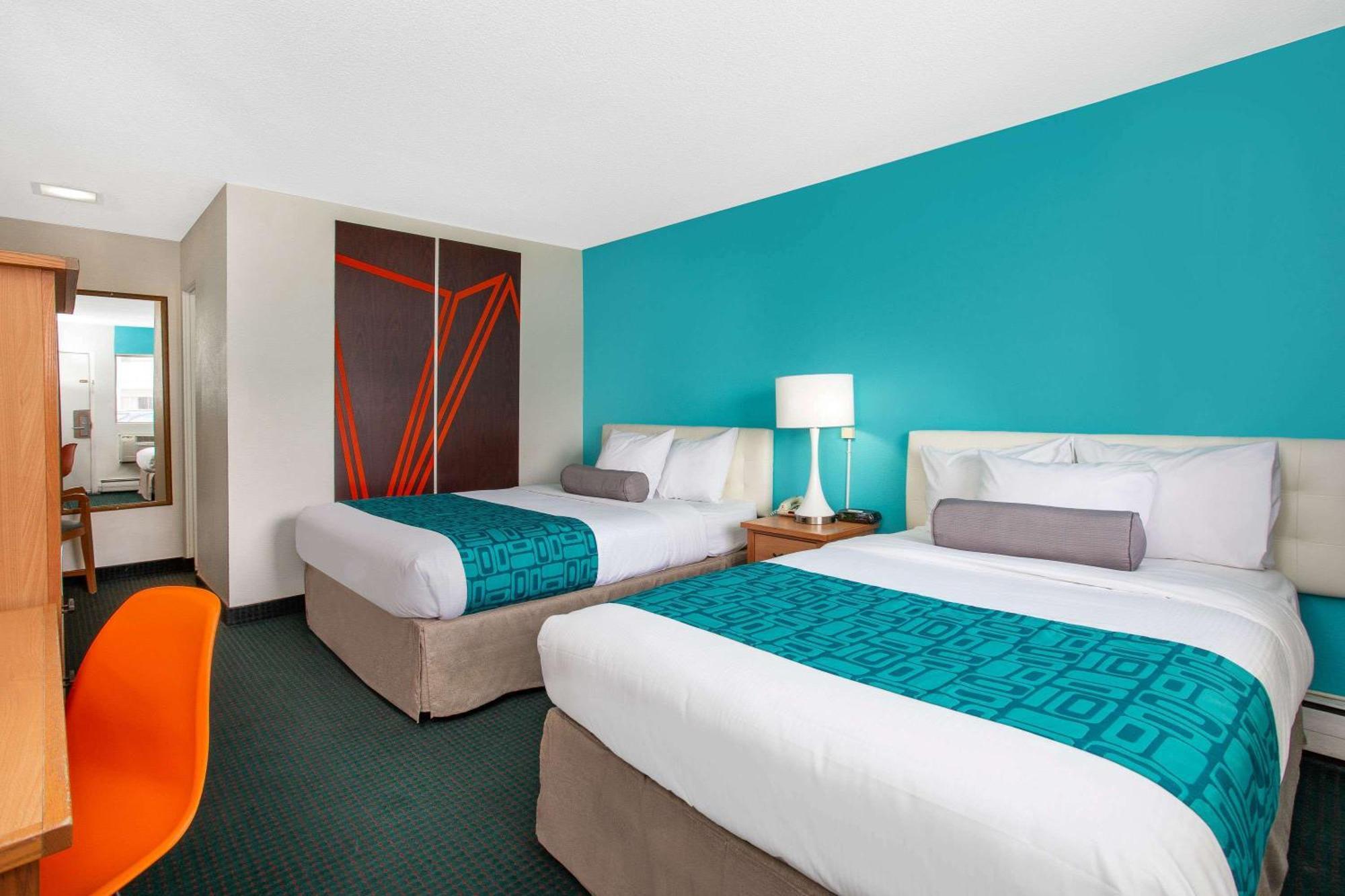 Double Room with Two Double Beds - Smoking