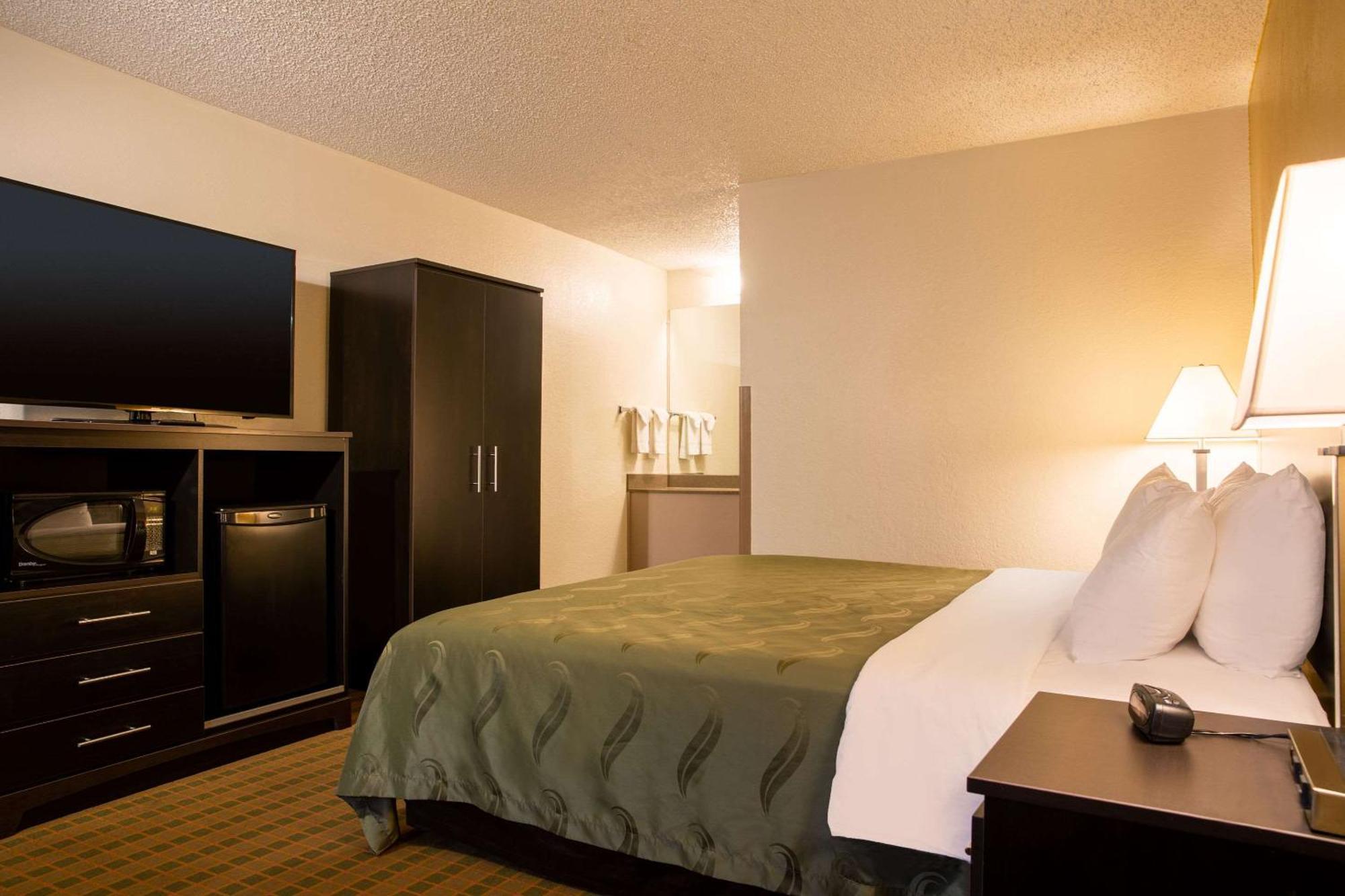 King Room - Non-Smoking