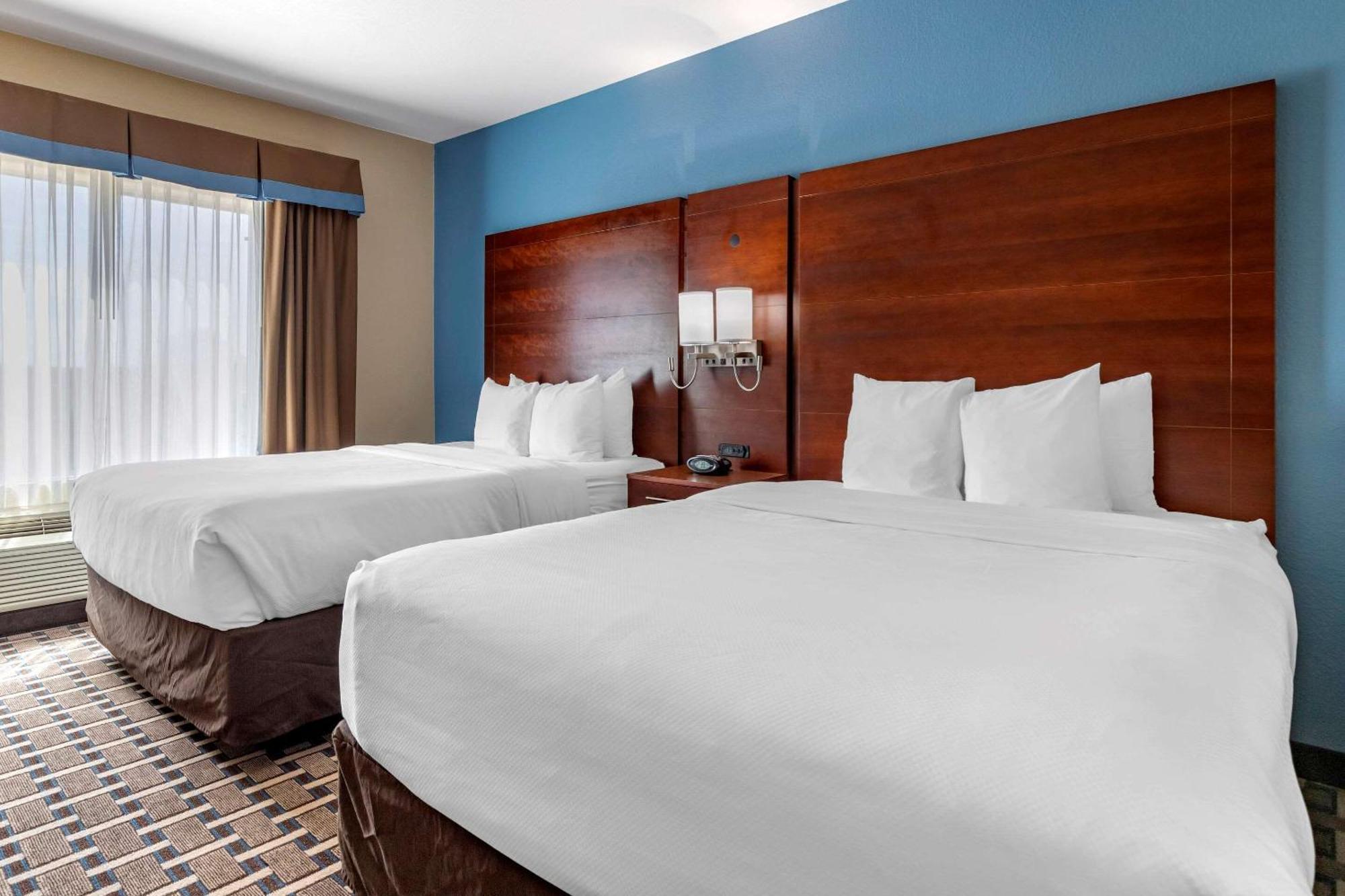 Suite with Two Queen Beds - Accessible/Non-Smoking
