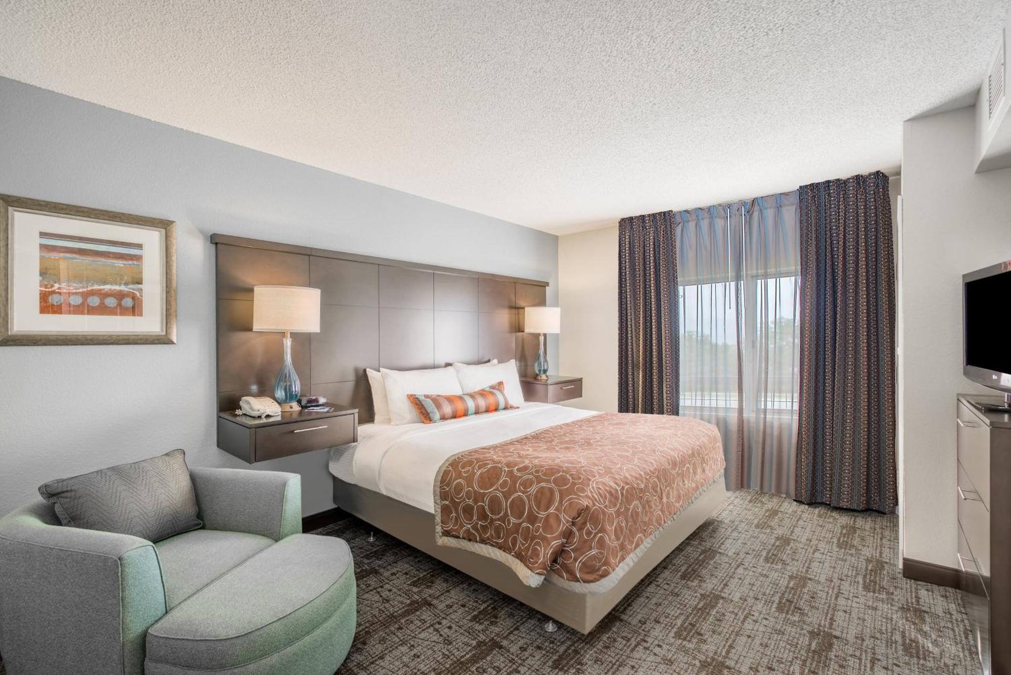 One-Bedroom Suite with Two Double Beds