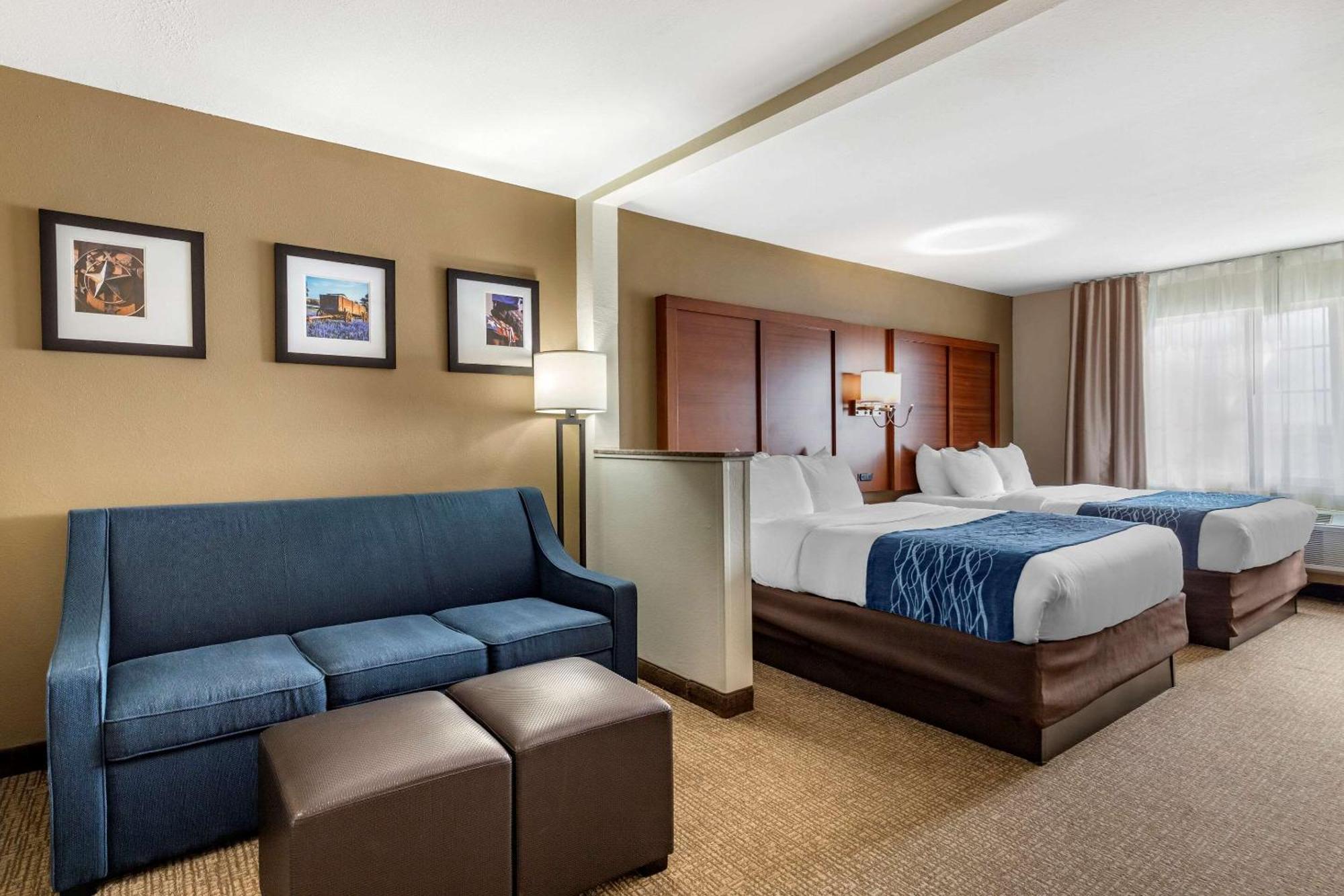 Queen Suite with Two Queen Beds