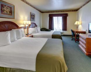 Queen Room with Two Queen Beds - Non-Smoking