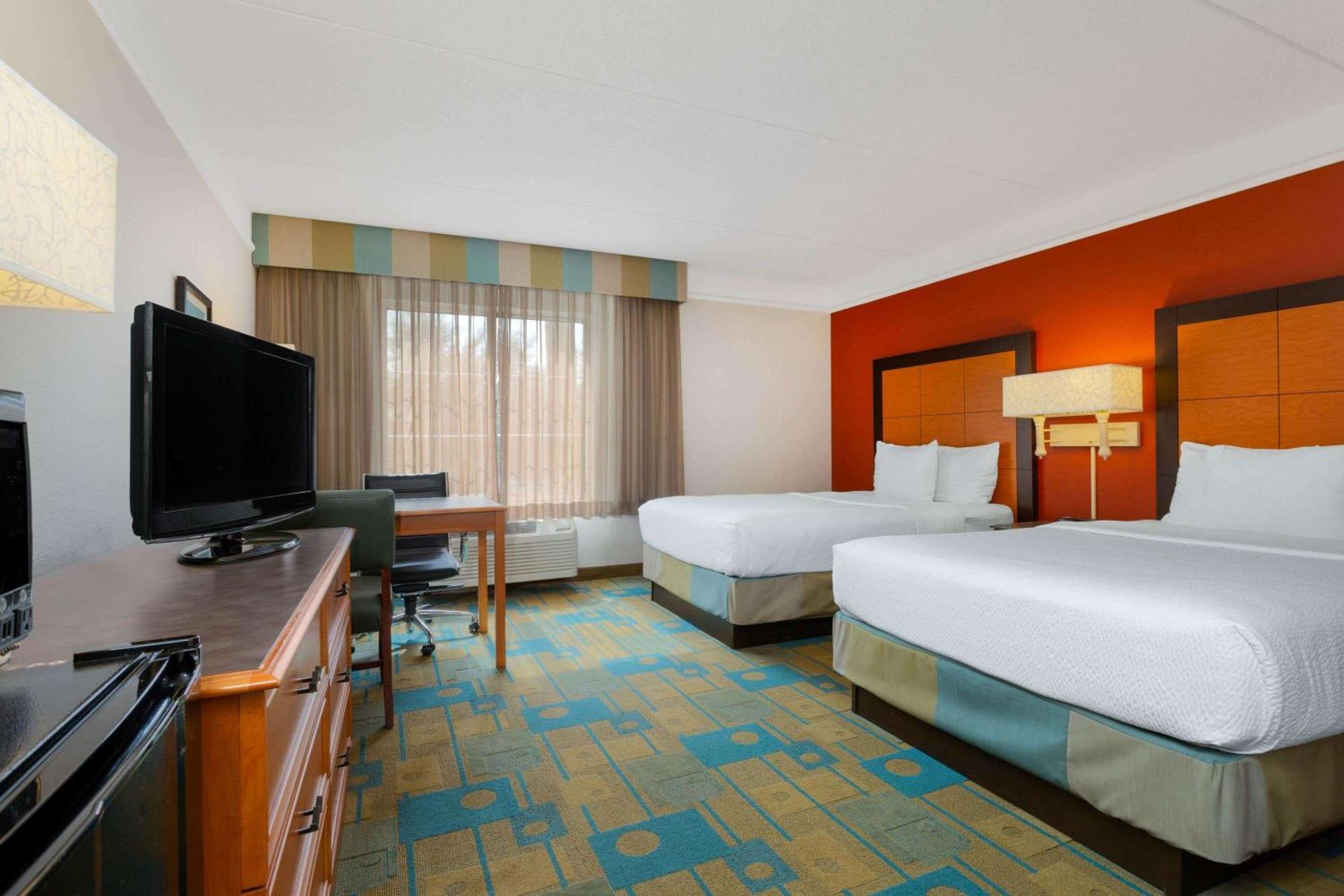 Double Room with Two Double Beds - Mobility/Hearing Accessible - Non-Smoking