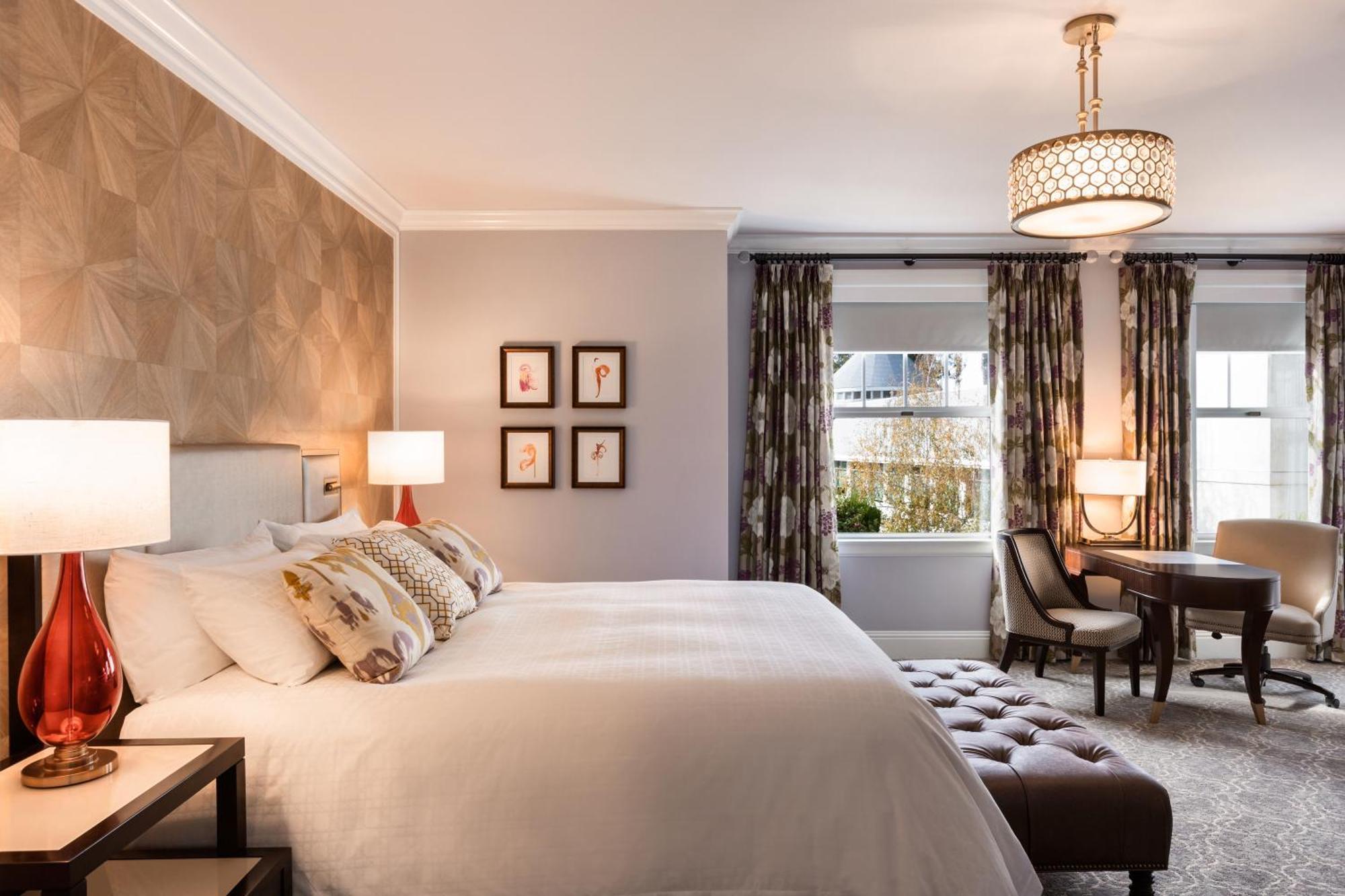 Deluxe King Room with Bay View