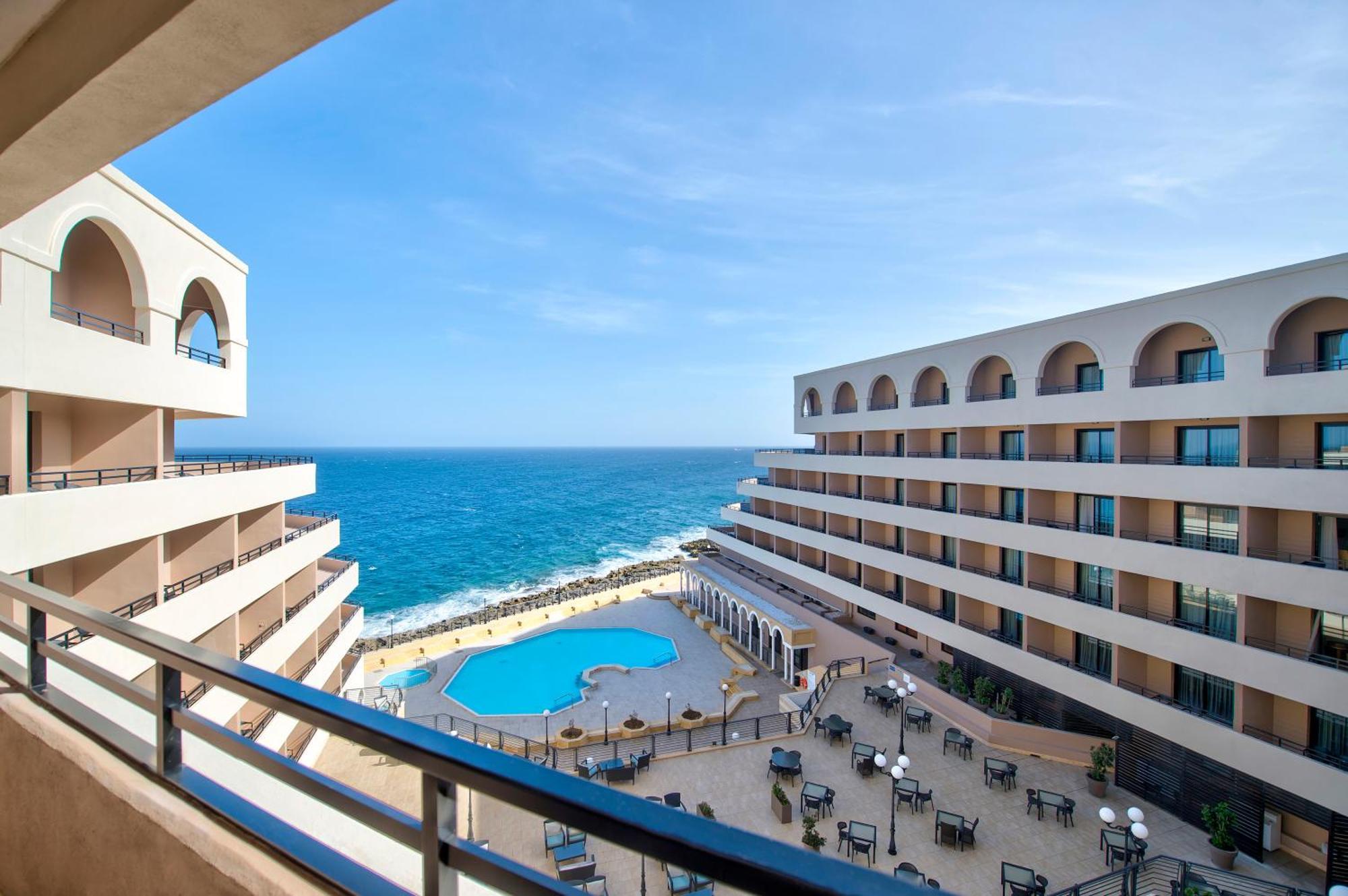 Superior Room with Balcony and Sea View