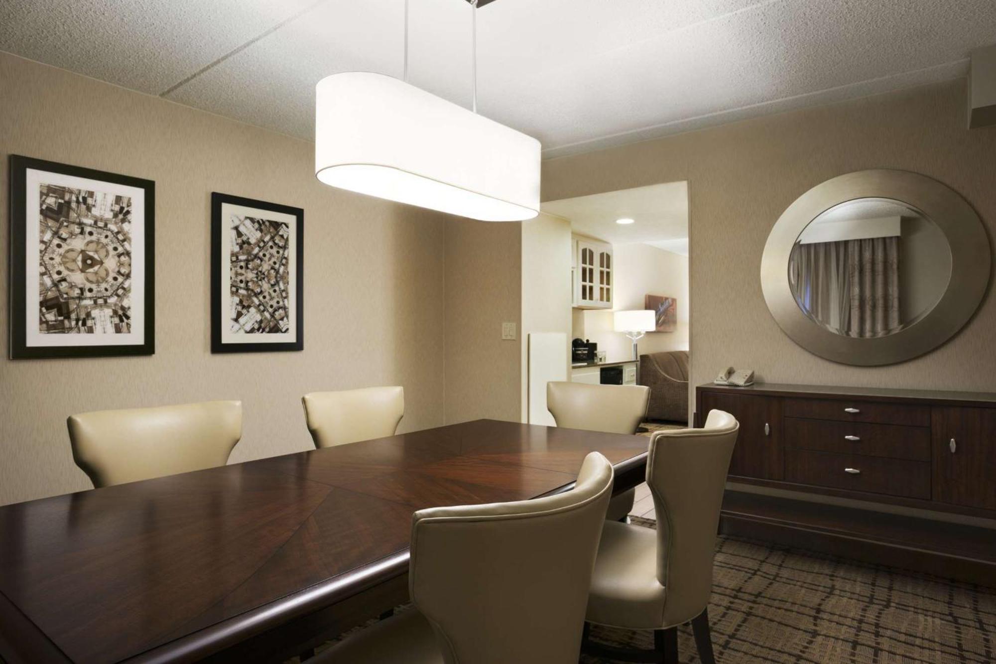 Executive King Suite - Non-Smoking