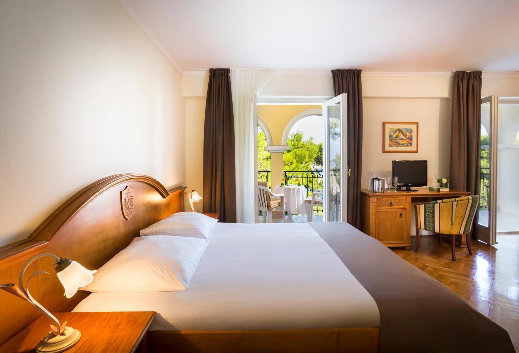 Superior Room with Extra Bed,1589300831:JPEG