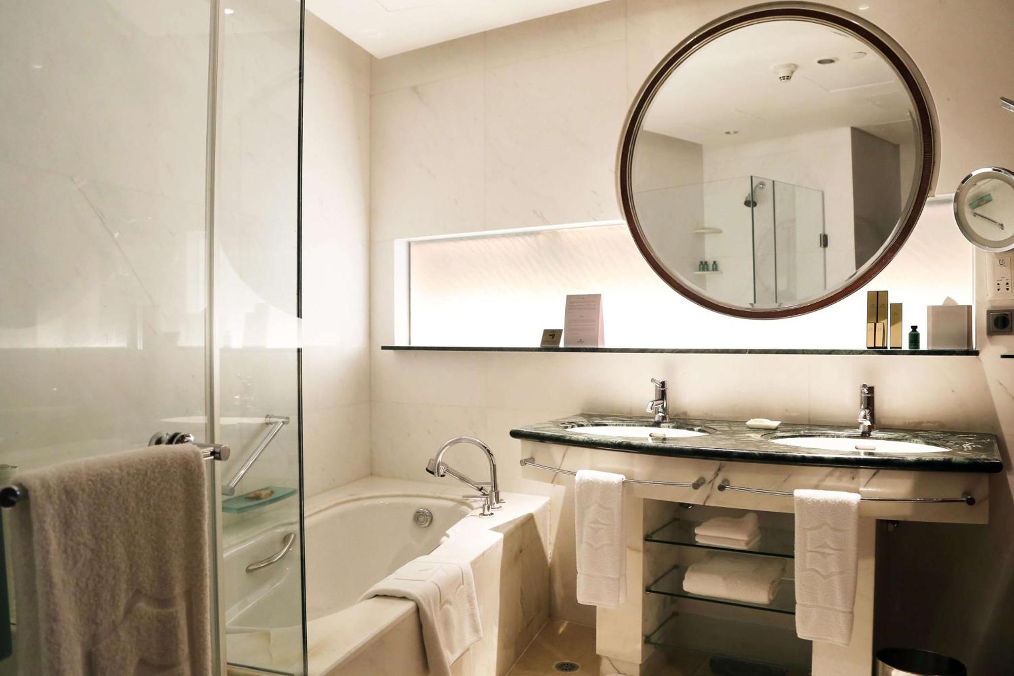 Executive King Room