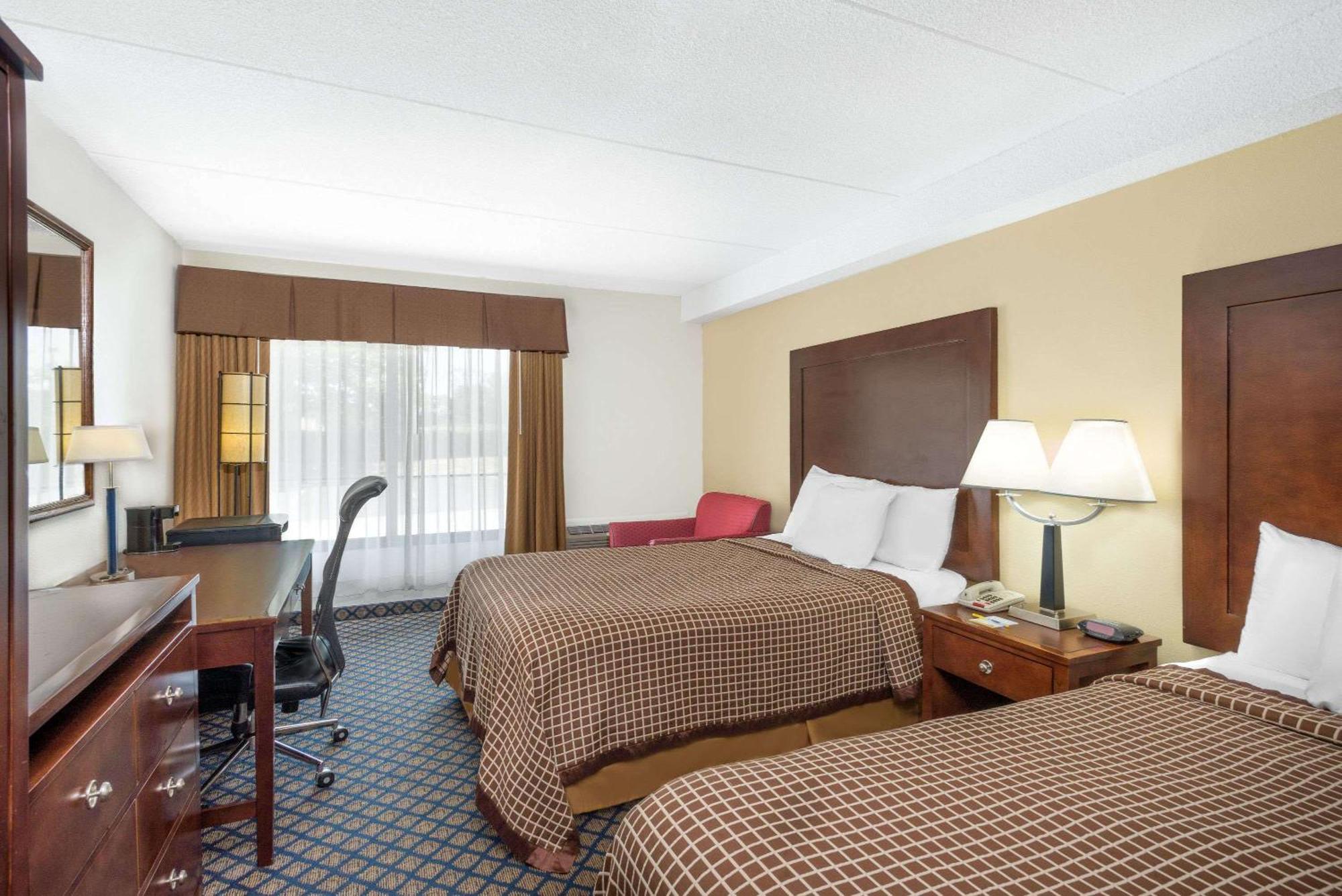 Double Room with Two Double Beds - Smoking